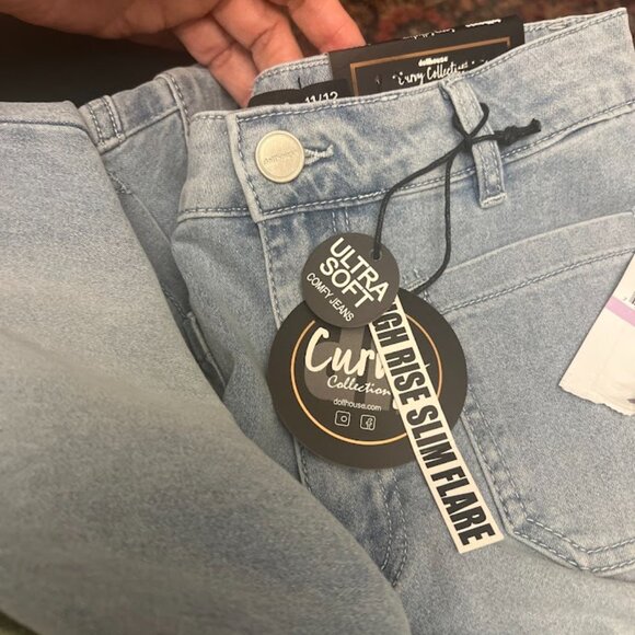 Dollhouse High -Rise Patch-Pocket Flare-Hem Jeans - Picture 7 of 7